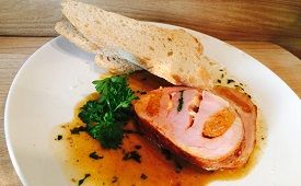 Rezept: Gefülltes Schweinefilet mit Chorizo & Camembert