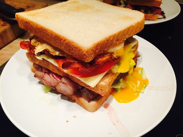 Das perfekte Club Sandwich vom Grill – Foto 1