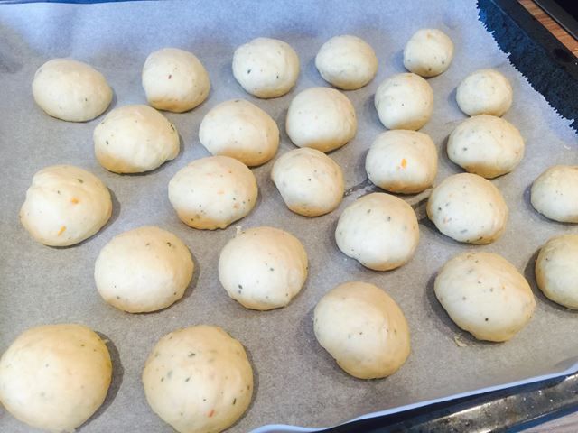 Pikante Grillbrötchen: Rezept für Burger & Co. – Foto 6