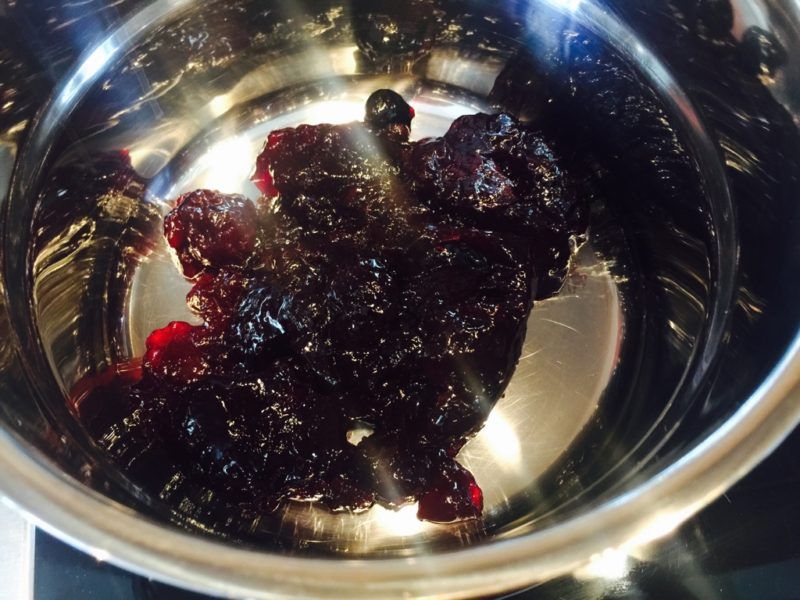 Süße Schnecken aus dem Dutch Oven mit Erdnussbutter & Kirsche – Foto 6
