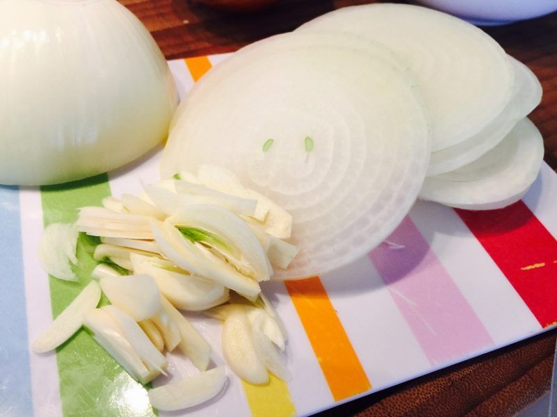 Gefüllter Schweinebraten mit Dunkelbiersoße – Foto 5