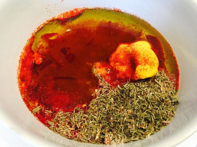 Saftiger Kotelettbraten mit Knoblauch und Thymian – Foto 3