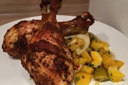Pikante Hähnchenschenkel vom Grill: Fire Pit Drumsticks Rezept
